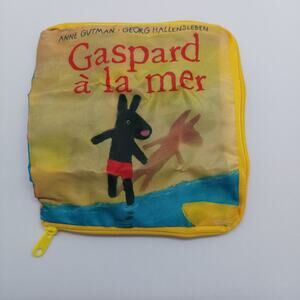 Gaspard and Lisa picture book pouch